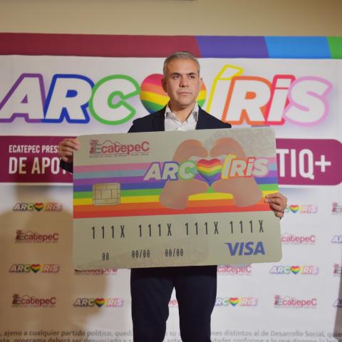 Ecatepec comienza a expedir la "Tarjeta Arcoíris" con apoyos económicos para la comunidad LGBTTTIQ+