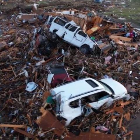 Paso de tornados deja 23 muertos en Misisipi