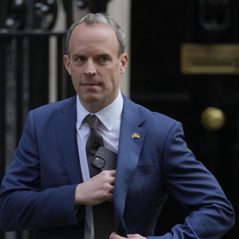 Dimite el ministro de Justicia Dominic Raab tras señalamientos de acoso laboral