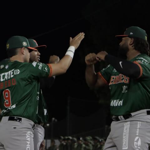 LEONES DE YUCATÁN VS BRAVOS DE LEÓN