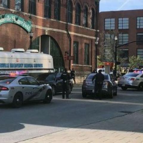 Tiroteo en banco de Louisville, Kentucky, deja cinco muertos