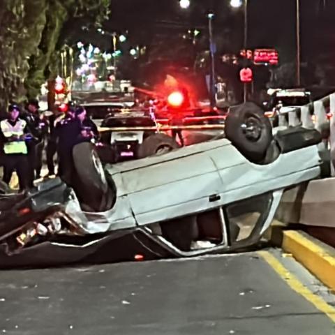 Fatal volcadura en el puente de Convención y Alameda