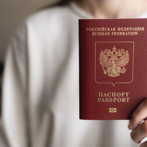 Rusia prohibirá cambiar de género en documento de identidad