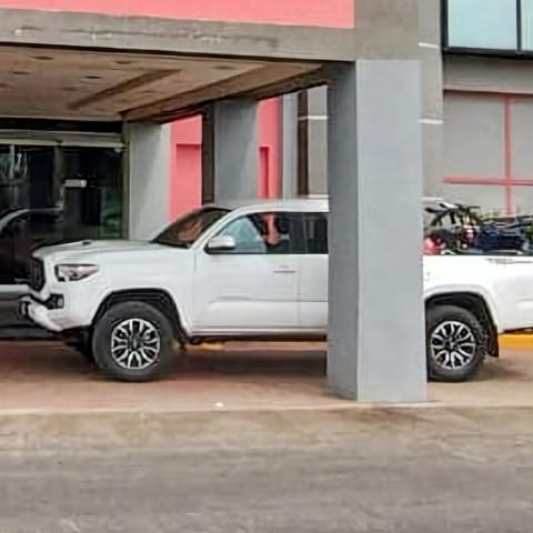 Sujetos armados interceptaron la camioneta en la autopista pasando la caseta de Jalostotitlán