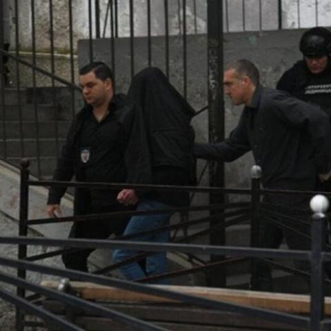 Adolescente dispara en colegio de Belgrado; mata a 8 niños y un agente de seguridad