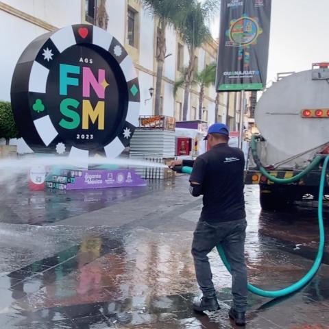 Así se limpia la FNSM; más de 300 personas participan en el operativo 