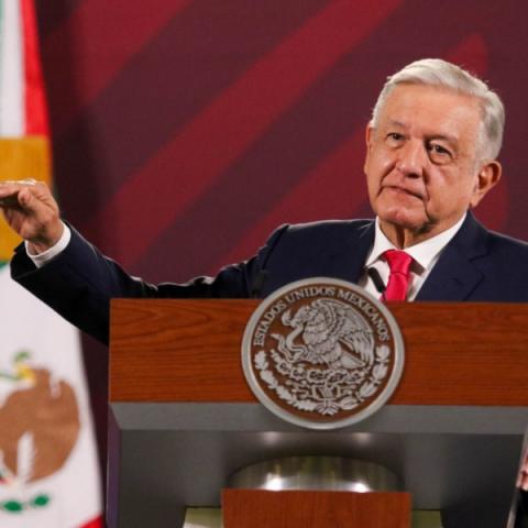 AMLO celebra Día del Trabajo con líderes sindicales en Palacio Nacional