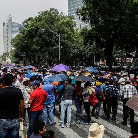 Maestros del CNTE se plantan en el Zócalo de la CDMX