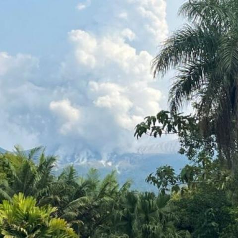 Volcán Rincón de la Vieja en Costa Rica registra una erupción potente