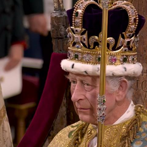 Reino Unido tiene un nuevo rey: coronan a Carlos III