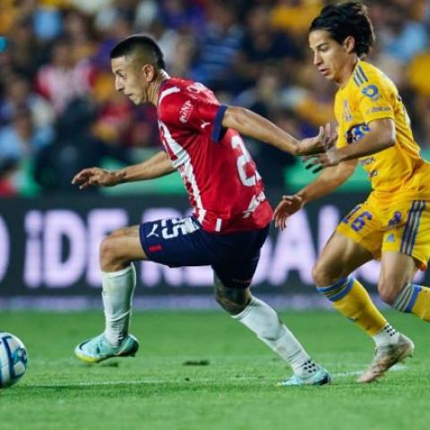 Tigres vs Chivas