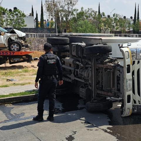 El violento choque ocurrió en calles del Fracc Morelos II y dejó como saldo solo daños materiales