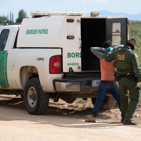 EUA anuncia despliegue de 1,500 militares en la frontera con México