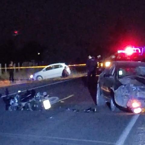 La conductora del auto particular invadió el carril contrario de circulación y se encontró de frente con la moto