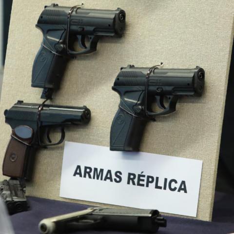 Armas Réplica