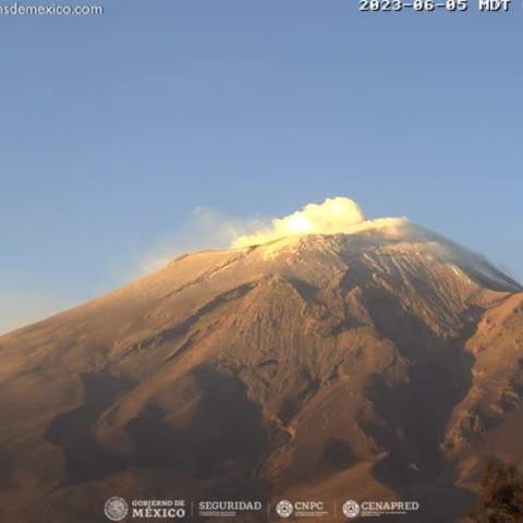 Actividad volcánica persiste en Amarillo Fase 3 con exhalaciones y tremor sísmico