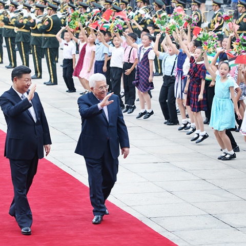 Presidente palestino Mahmoud Abbas visitará China para conversaciones de paz