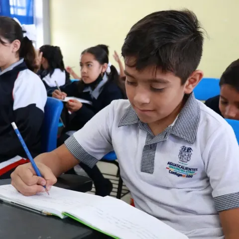 No se suspenderán clases ni se modificarán horarios ante ola de calor