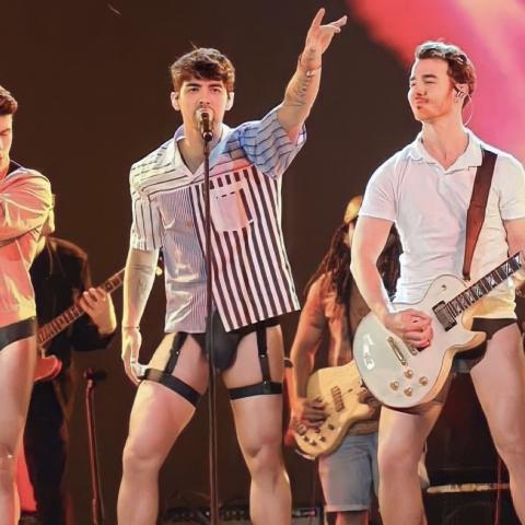 Foto de Jonas Brothers en ropa interior no es real 