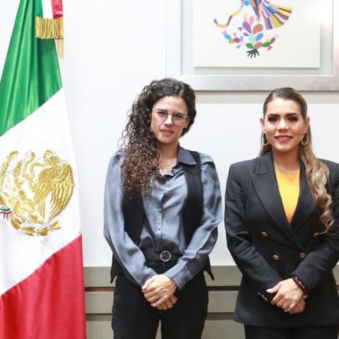 Luisa María Alcalde y Evelyn Salgado 