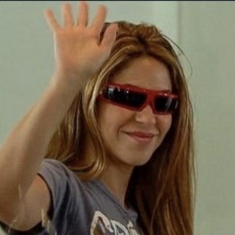 Shakira deja Barcelona para viajar a Colombia