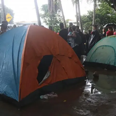 15 mil migrantes varados en la frontera sur de México