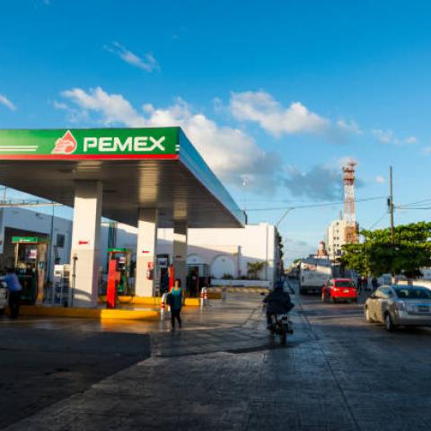 Pemex aumenta producción petrolera gracias a inversiones en México