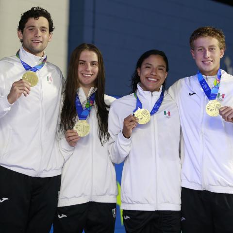 Natación 4x100