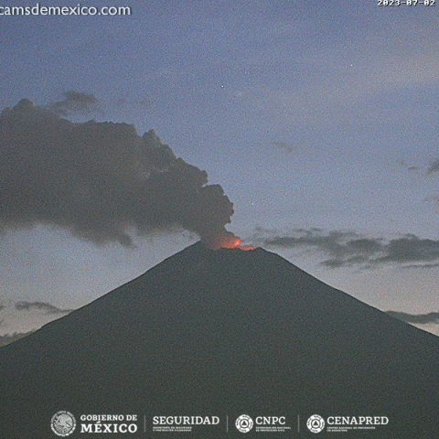 Reportan caída de ceniza y sismo del volcán Popocatépetl