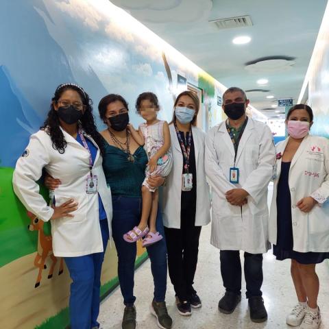 Equipo médico del IMSS salva a niña de 4 años herida por bala perdida