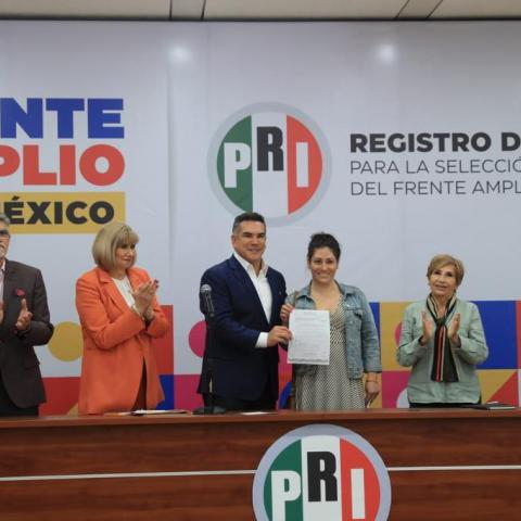 Suman 33 aspirantes registrados en el Frente Amplio por México