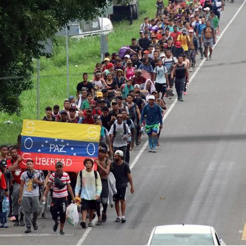 Migrantes forman caravana en Chiapas rumbo a la CDMX