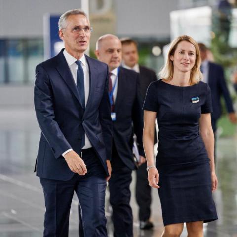 Stoltenberg seguirá al frente de la OTAN hasta 2024