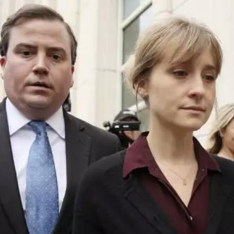 Allison Mack sale de la cárcel antes de tiempo tras condena por el caso NXIVM