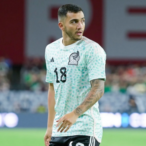 Luis Chávez cerca del fútbol ruso 