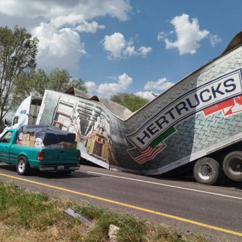 Sucedió en la 45 norte a la altura de Pabellón de Arteaga y provocó congestionamiento en carriles de sur a norte