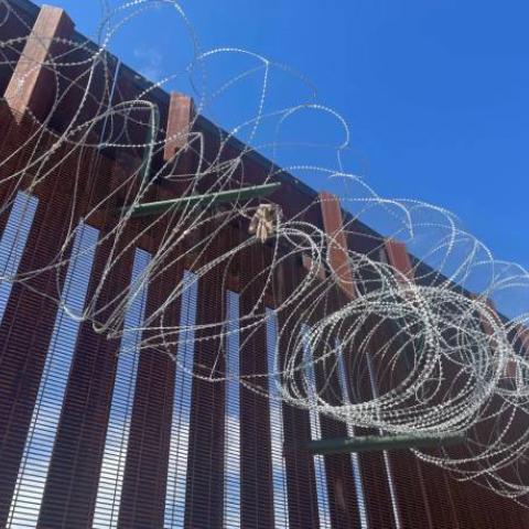 EE. UU. investiga denuncias de trato inhumano a migrantes en la frontera con México