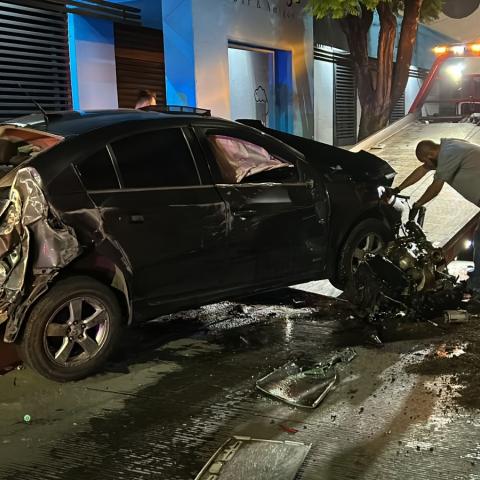 El accidente ocurrió la madrugada de este sábado en el puente vehicular de Convención y Alameda