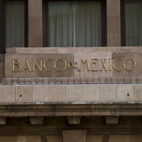 Banxico aumenta proyección de crecimiento económico