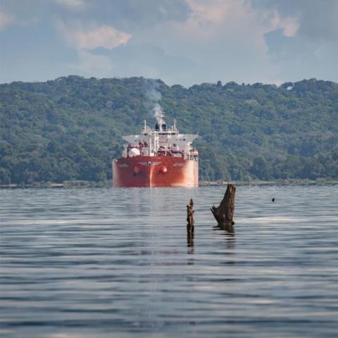 Por falta de agua, en riesgo de cerrar el Canal de Panamá