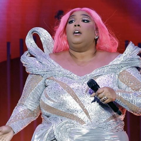 Lizzo se defiende de acusaciones de acoso sexual y laboral 