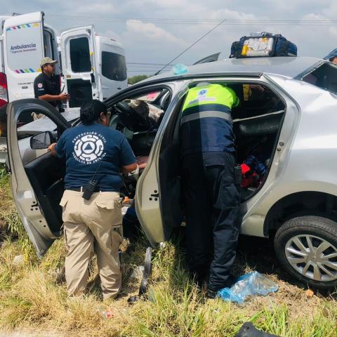 Se tuvieron que utilizar las quijadas de la vida para rescatar al conductor del auto