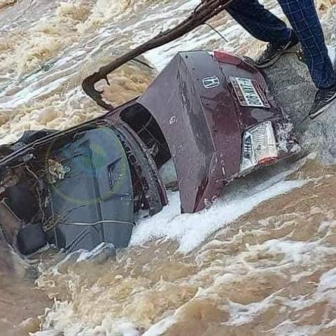 Continúan las intensas lluvias por la tormenta tropical en Baja California.