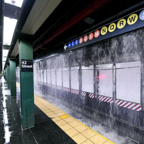 El agua inundó una de las estaciones del metro de la “Gran Manzana”.