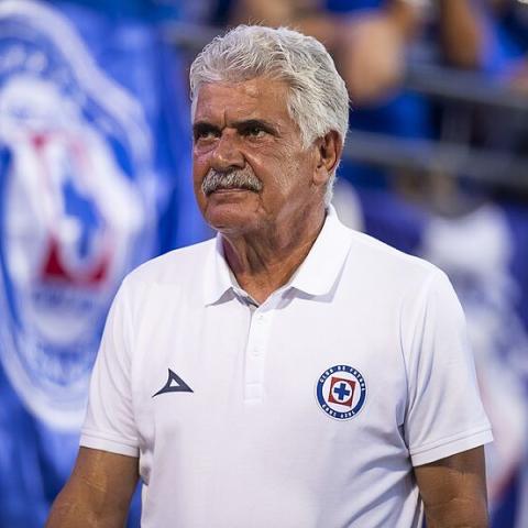 Cruz Azul despide al "Tuca"