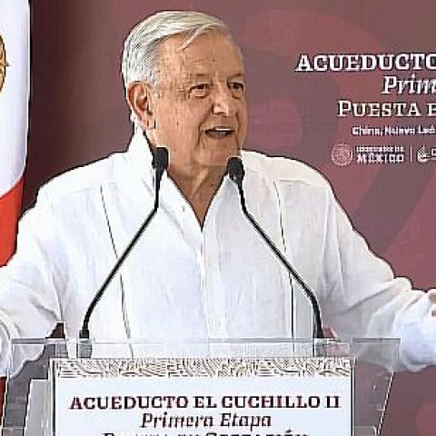 AMLO en el acueducto El Cuchillo II 