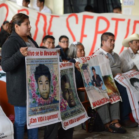 Al igual que Peña Nieto, AMLO poco accionó sobre el caso Ayotzinapa, denuncian padres de estudiantes desaparecidos