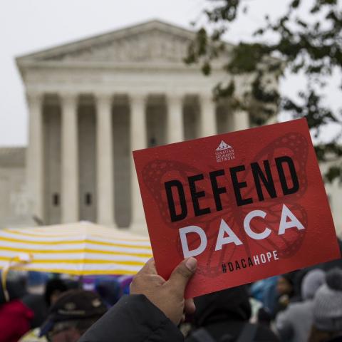 Juez estadounidense declara ilegal el programa DACA