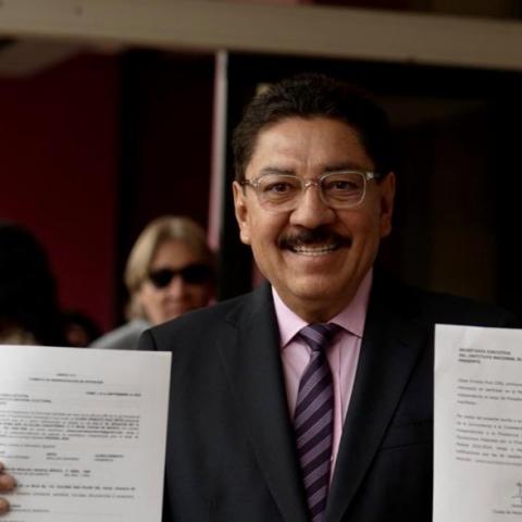 Exgobernador de Oaxaca busca candidatura independiente a la Presidencia de México