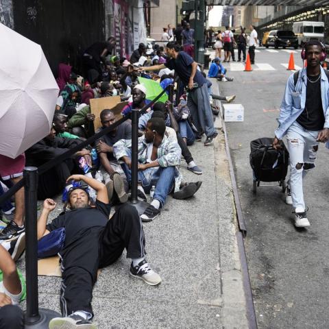 Habrá recortes del 5% en presupuesto de Nueva York por crisis de migrantes